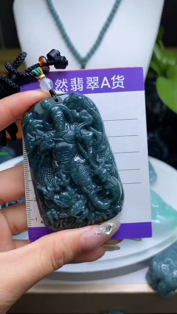 【闪购商品】翡翠未镶嵌颈饰                  