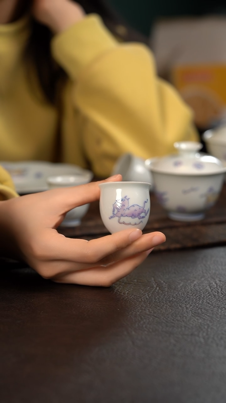 【闪购商品】杯活动价聚澜堂斗彩小鹿玉兰杯 紫色