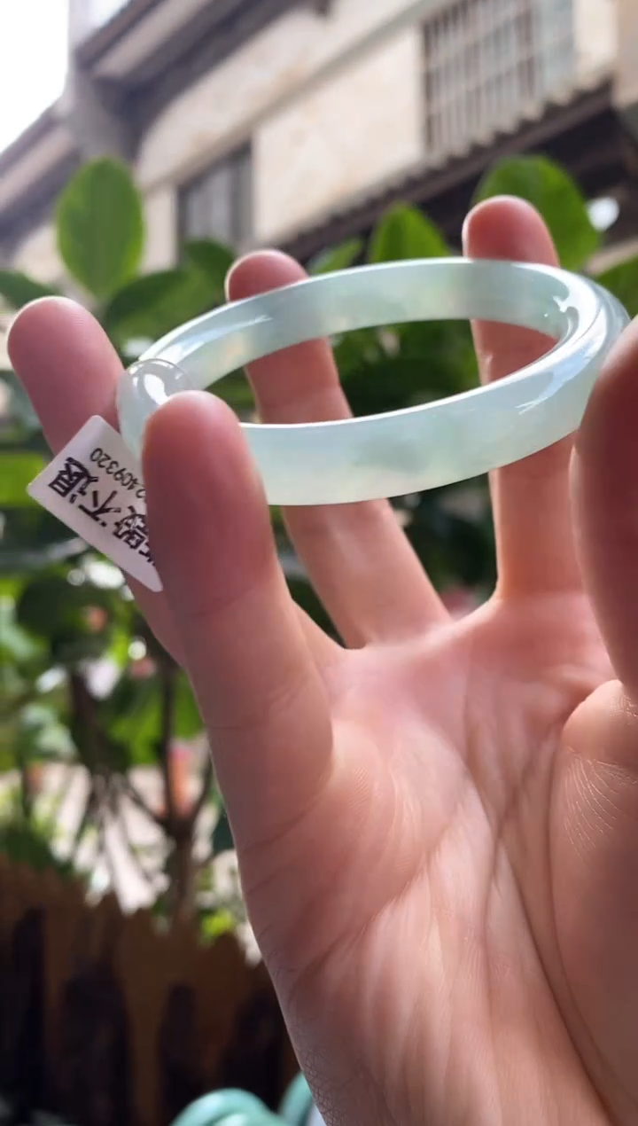 【闪购商品】翡翠手镯（圆镯）未镶嵌54圆条