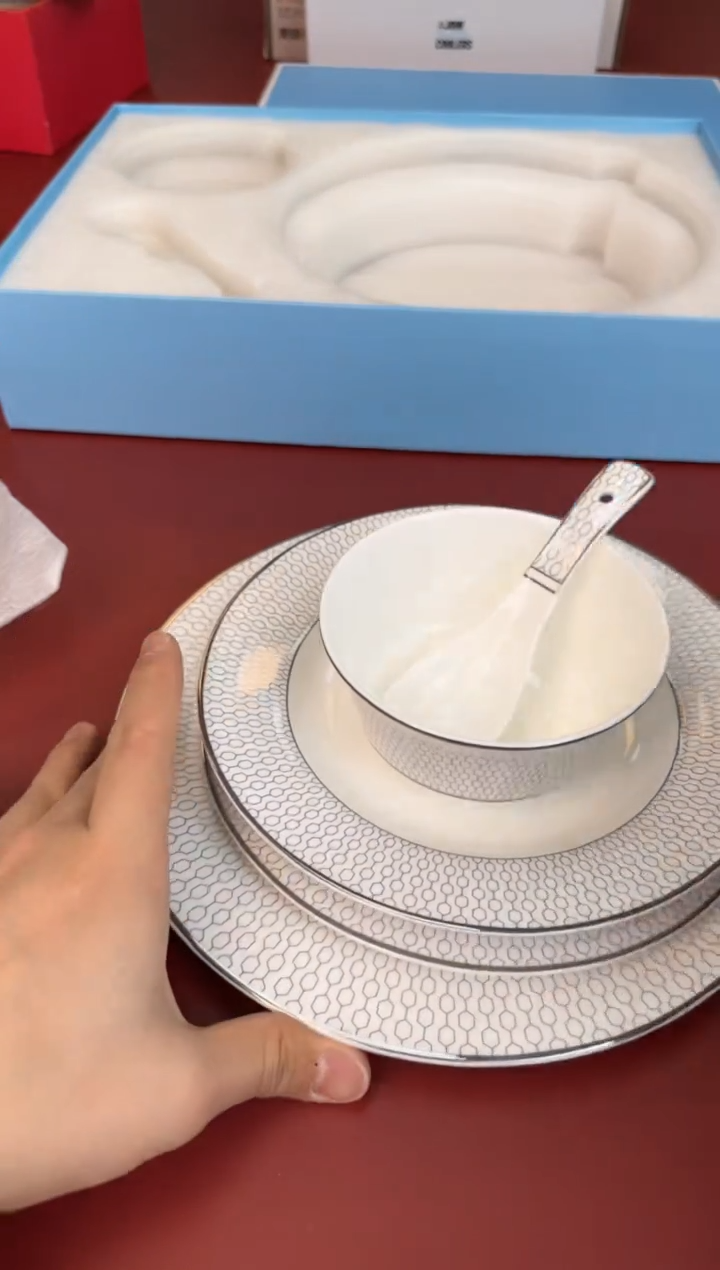 【闪购商品】瓷片新号开播全场漏@@H1723