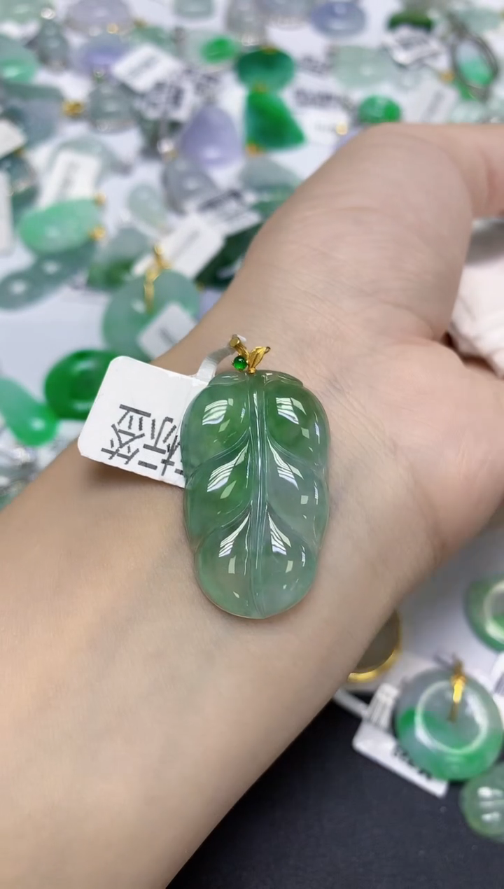 颈饰18K金镶嵌翡翠天然缅甸翡翠A货多样性发一件