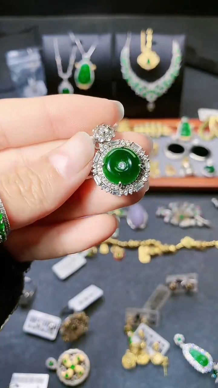 【闪购商品】翡翠颈饰银S925镶嵌吊坠