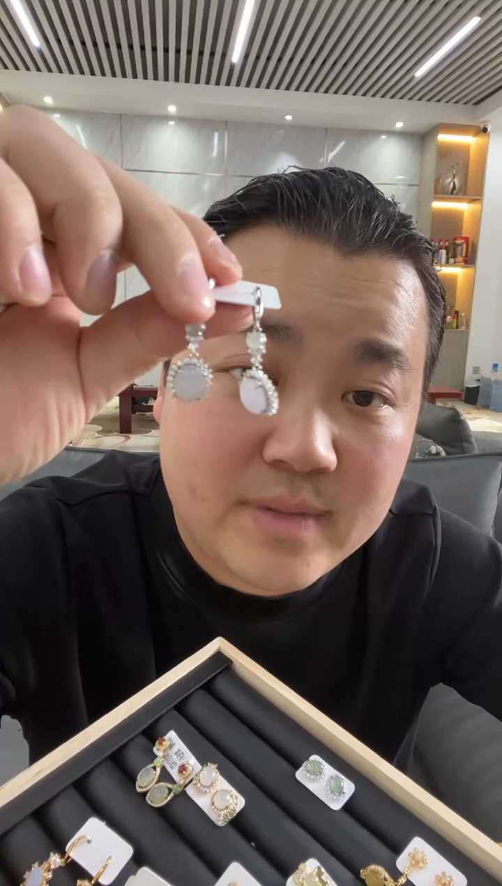 【闪购商品】翡翠耳饰未镶嵌耳环