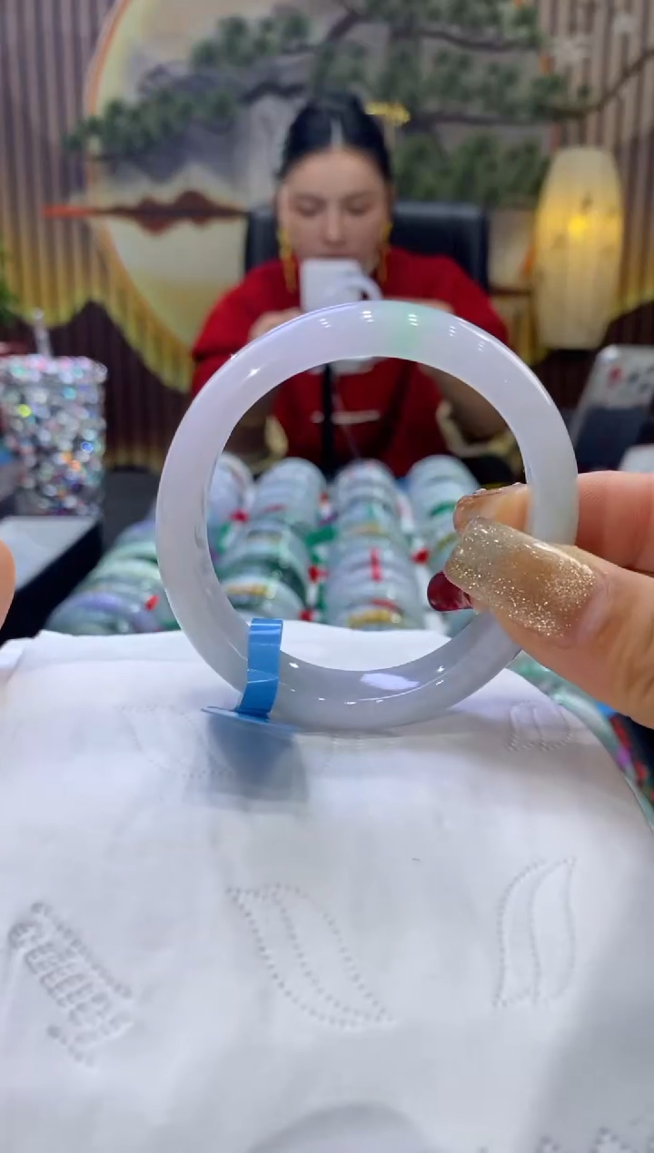 【闪购商品】翡翠手镯未镶嵌多人08531