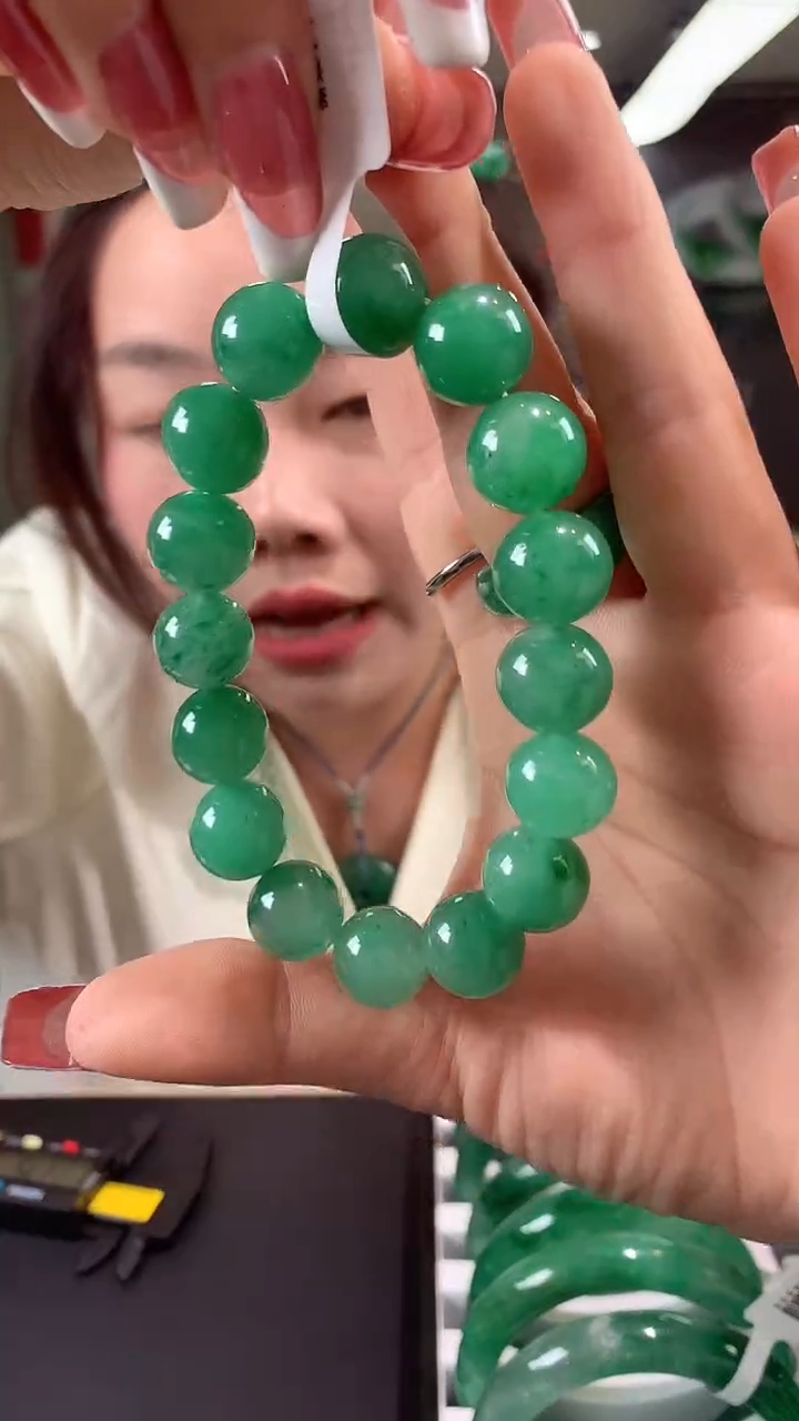 【闪购商品】石英质玉手链合金12+