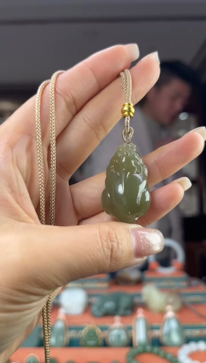 颈饰未镶嵌和田玉1