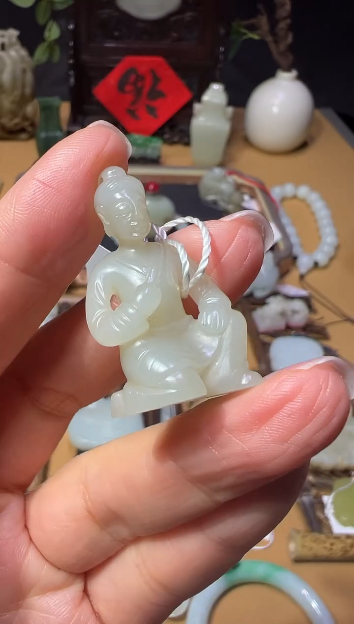 【闪购商品】和田玉XHM-702    玉跪人