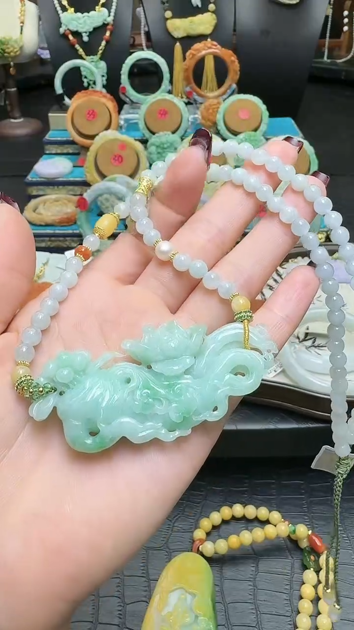 【闪购商品】翡翠颈饰未镶嵌人参