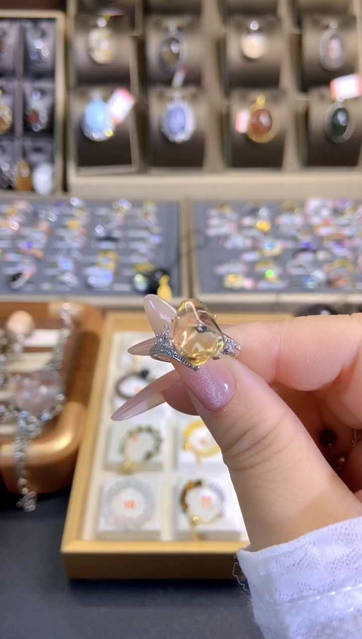 【闪购商品】水晶戒指银S925镶嵌黄水晶
