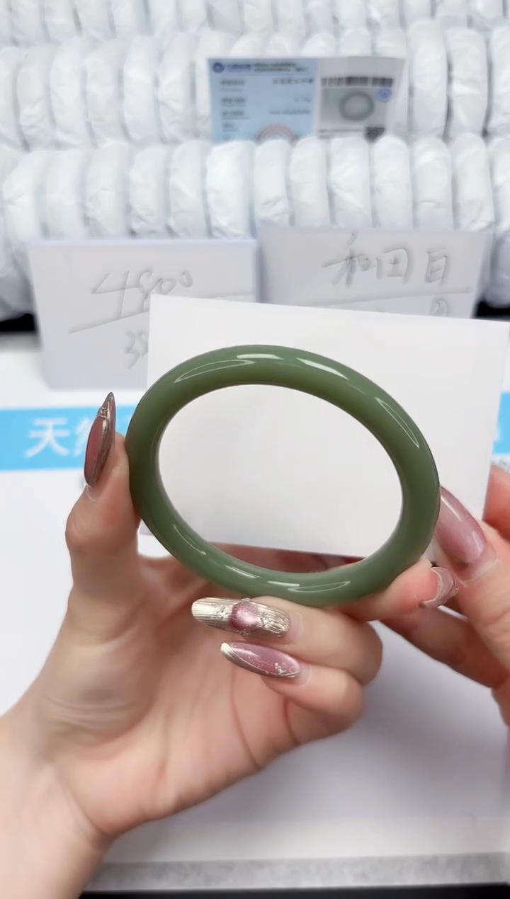 【闪购商品】石英质玉手镯未镶嵌106-55.5