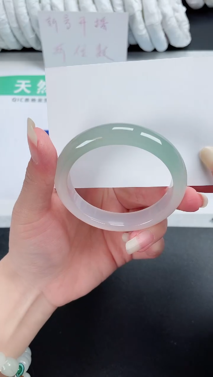 【闪购商品】石英质玉手镯未镶嵌346-54.3