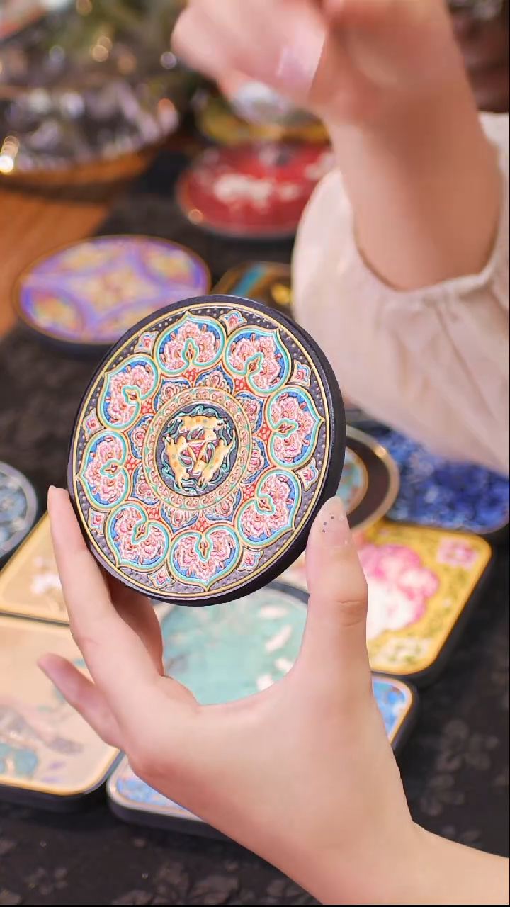 壹藏贰宝三兔图案杯垫一片