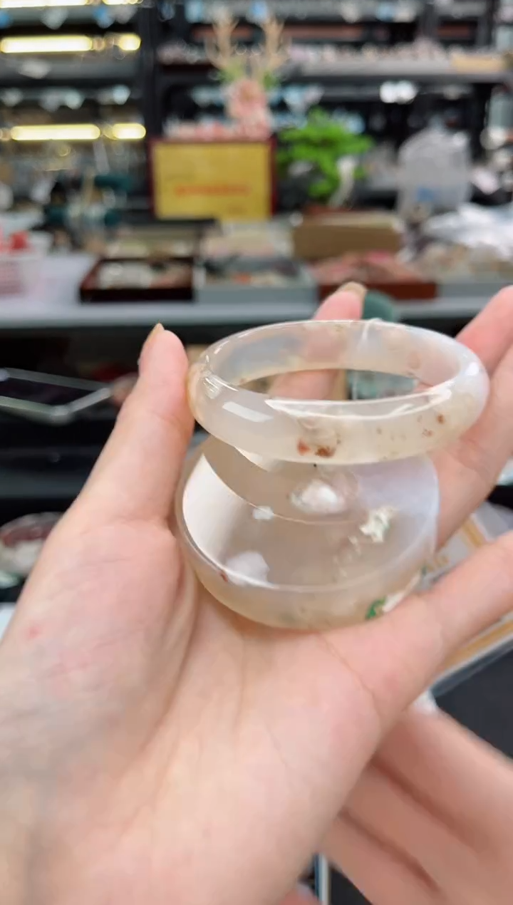 【闪购商品】石英质玉手镯未镶嵌55圈口（赠品镯心）352472