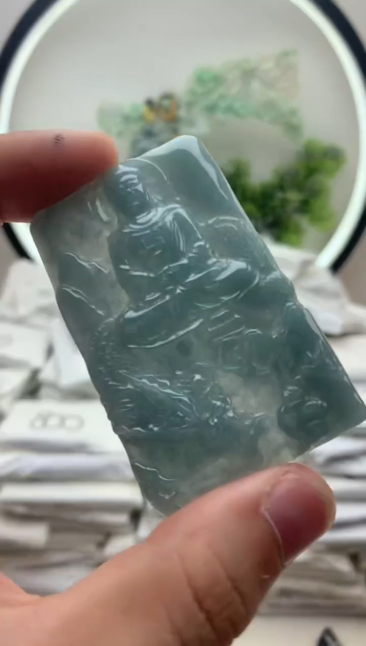 颈饰未镶嵌翡翠大日如来