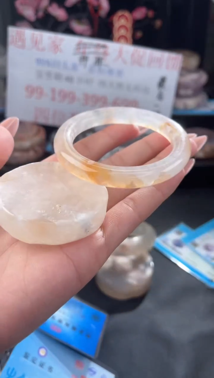 【闪购商品】石英质玉手镯未镶嵌53