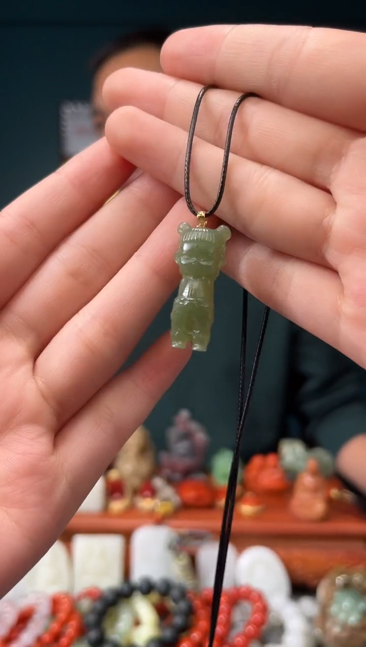 【闪购商品】和田玉18K金镶嵌颈饰哪吒