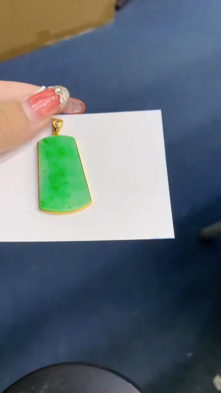 颈饰未镶嵌翡翠1