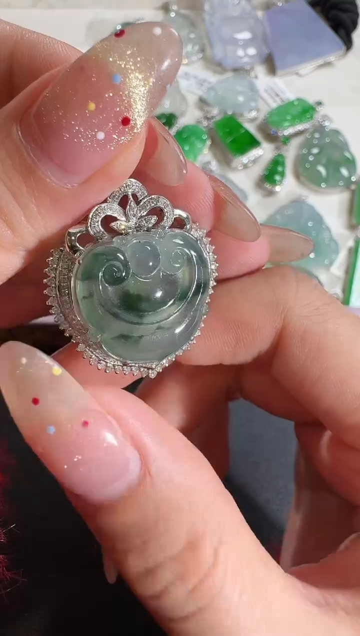 【闪购商品】翡翠吊坠(不含链)18K金镶嵌【源头工厂】钻石镶嵌