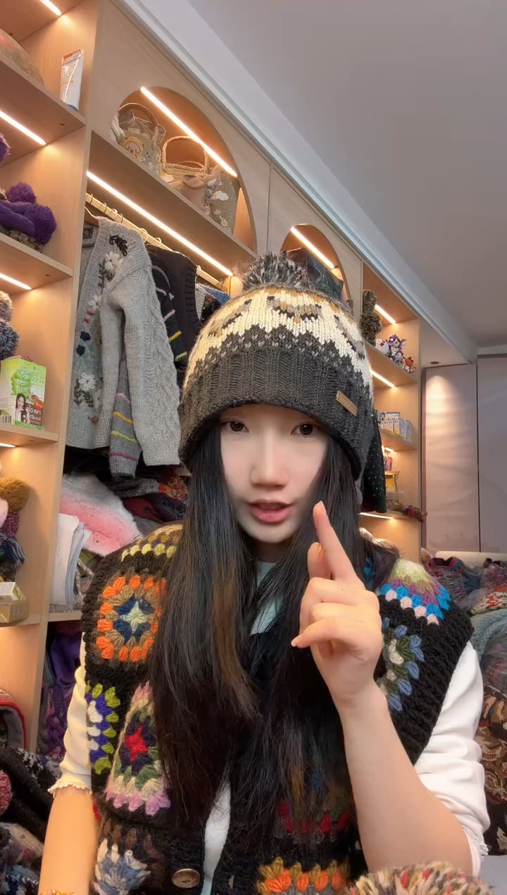 羊毛美利奴黑灰色狐狸翻遍