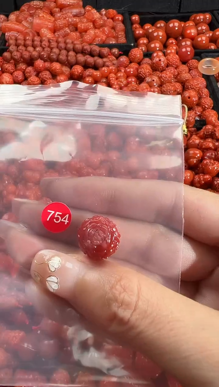 颈饰未镶嵌南红玛瑙1