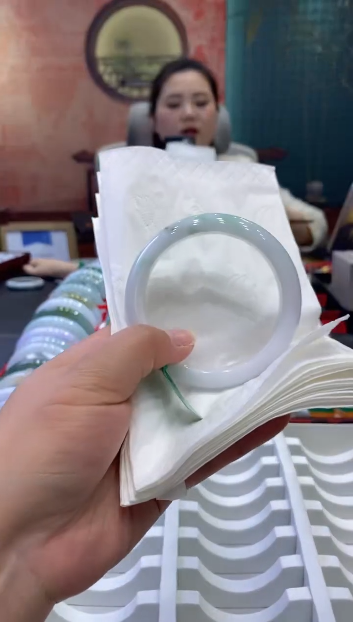 【闪购商品】翡翠手镯未镶嵌多人000461