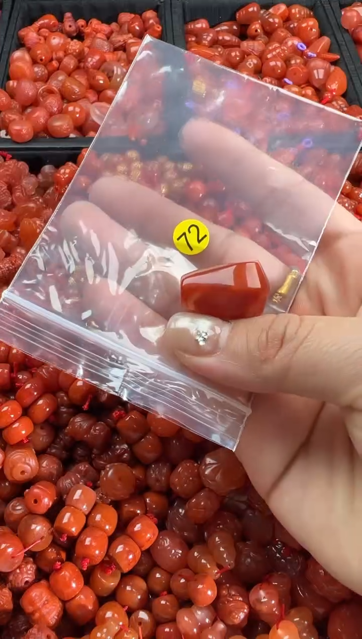 【闪购商品】南红玛瑙颈饰未镶嵌1