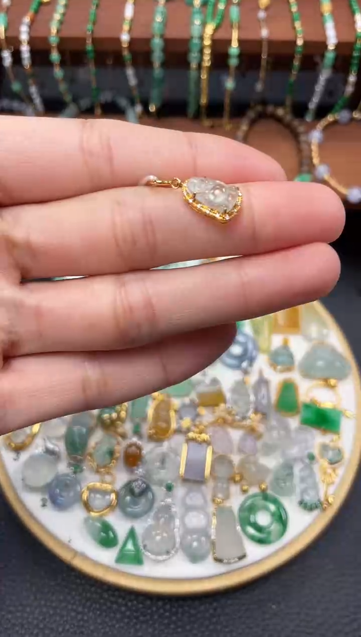 【闪购商品】翡翠吊坠(不含链)18K金镶嵌一个   JK625