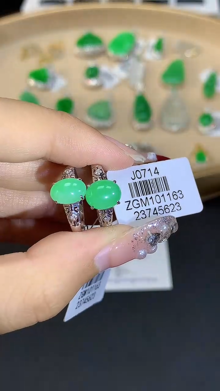 【闪购商品】翡翠戒指18K金镶嵌ZGMJ0714