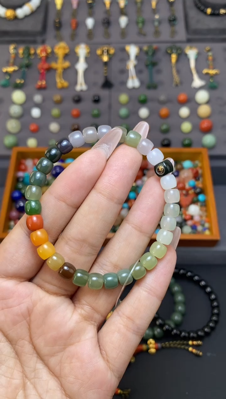 未镶嵌和田玉挂件…*.7mm多宝极限弧手串