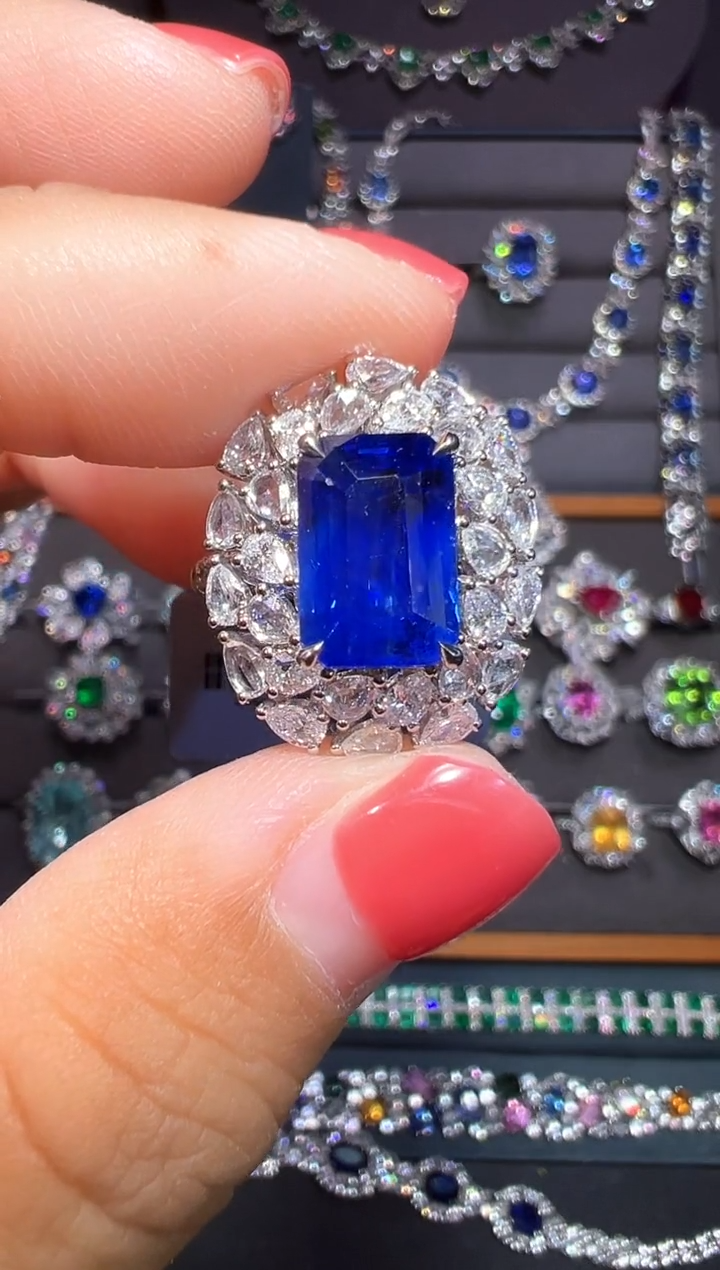 皇家蓝蓝宝石18K金镶嵌6.07ct