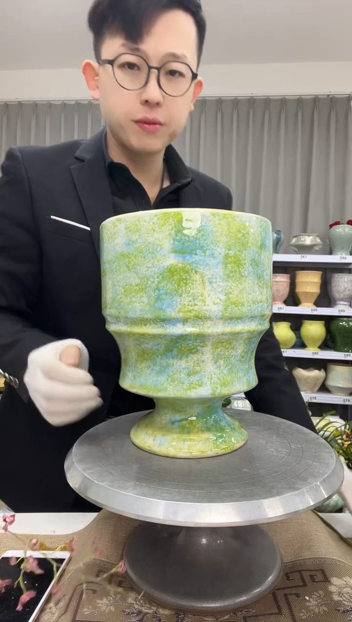 【1.3】花盆尺寸 高：25  口：18