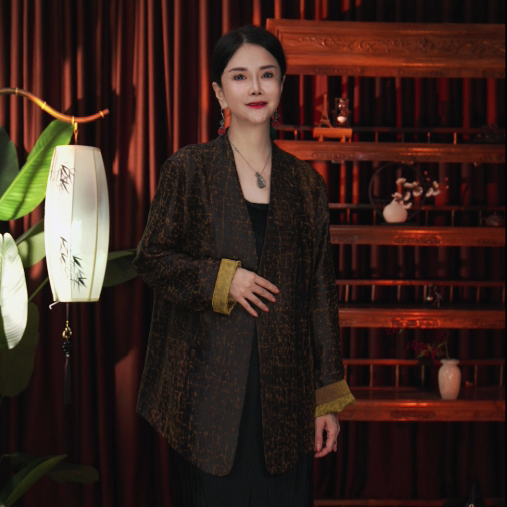 延禧-《鎏金岁月》非遗香云纱金缎龟桑蚕丝外套上衣秋冬