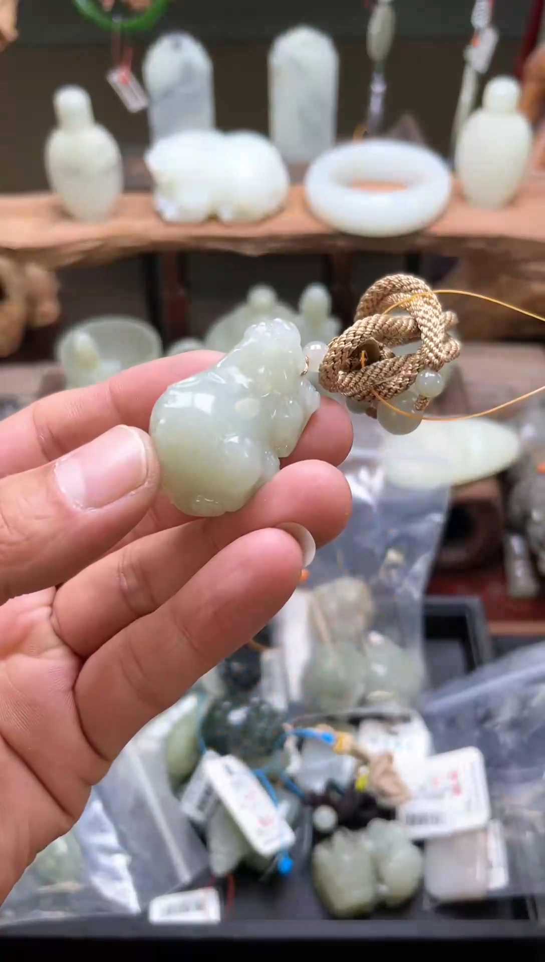 【闪购商品】和田玉手把未镶嵌且末青白 貔貅9003943