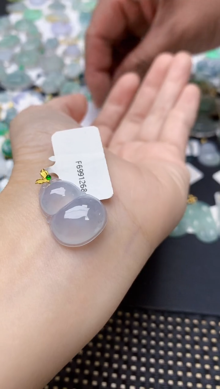 颈饰18K金镶嵌翡翠天然缅甸A货翡翠