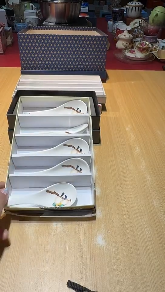 瓷片生活的本意是开心阿@@1