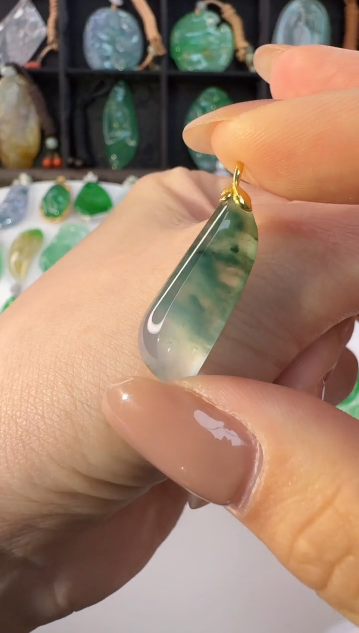 颈饰18K金镶嵌翡翠缅甸A货翡翠