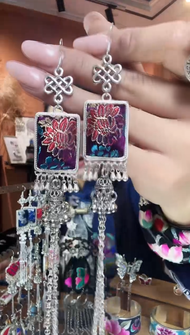 【闪购商品】刺绣纯手工民族风耳环