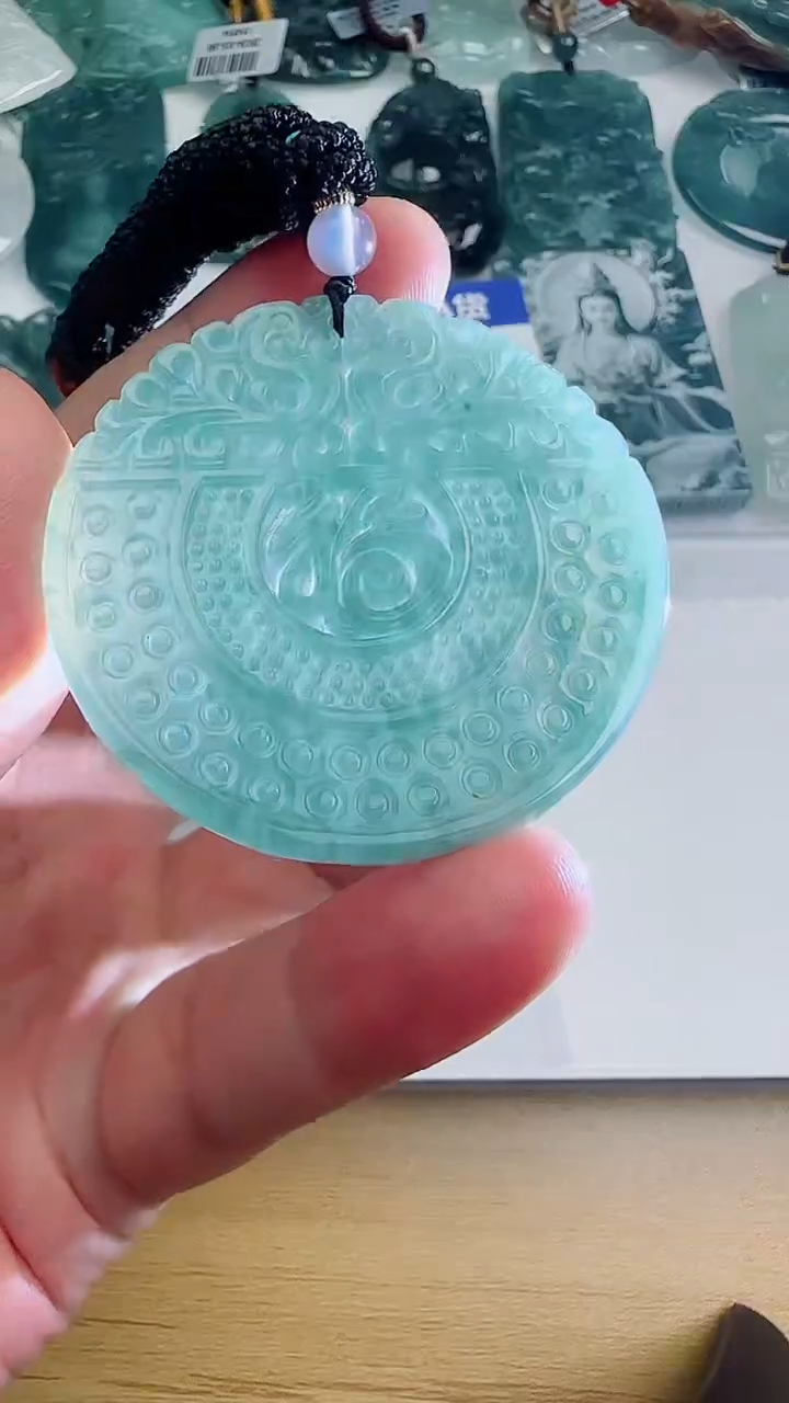 翡翠未镶嵌颈饰多样性发货发其一