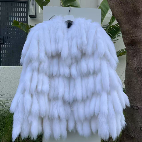 芬兰进口白狐九尾狐时尚秀款狐狸毛皮草A267
