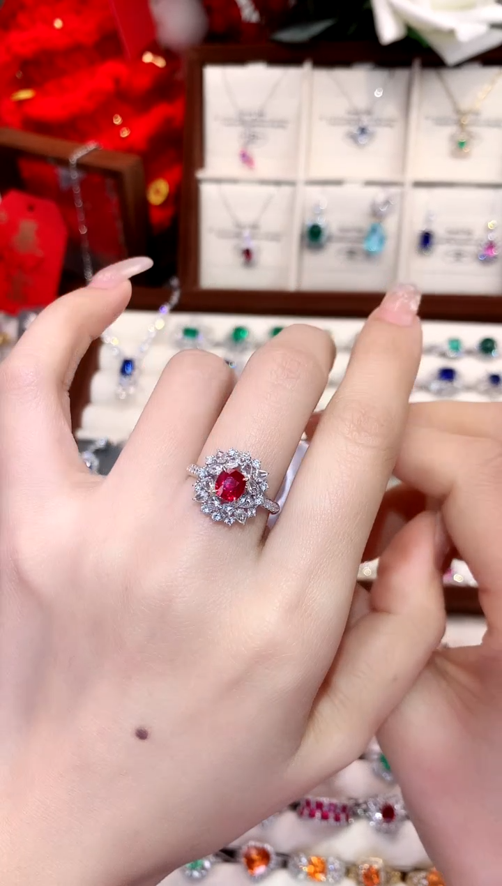 【闪购商品】彩色蓝宝石戒指18K金镶嵌0.96ct/天然宝石/七天无理由