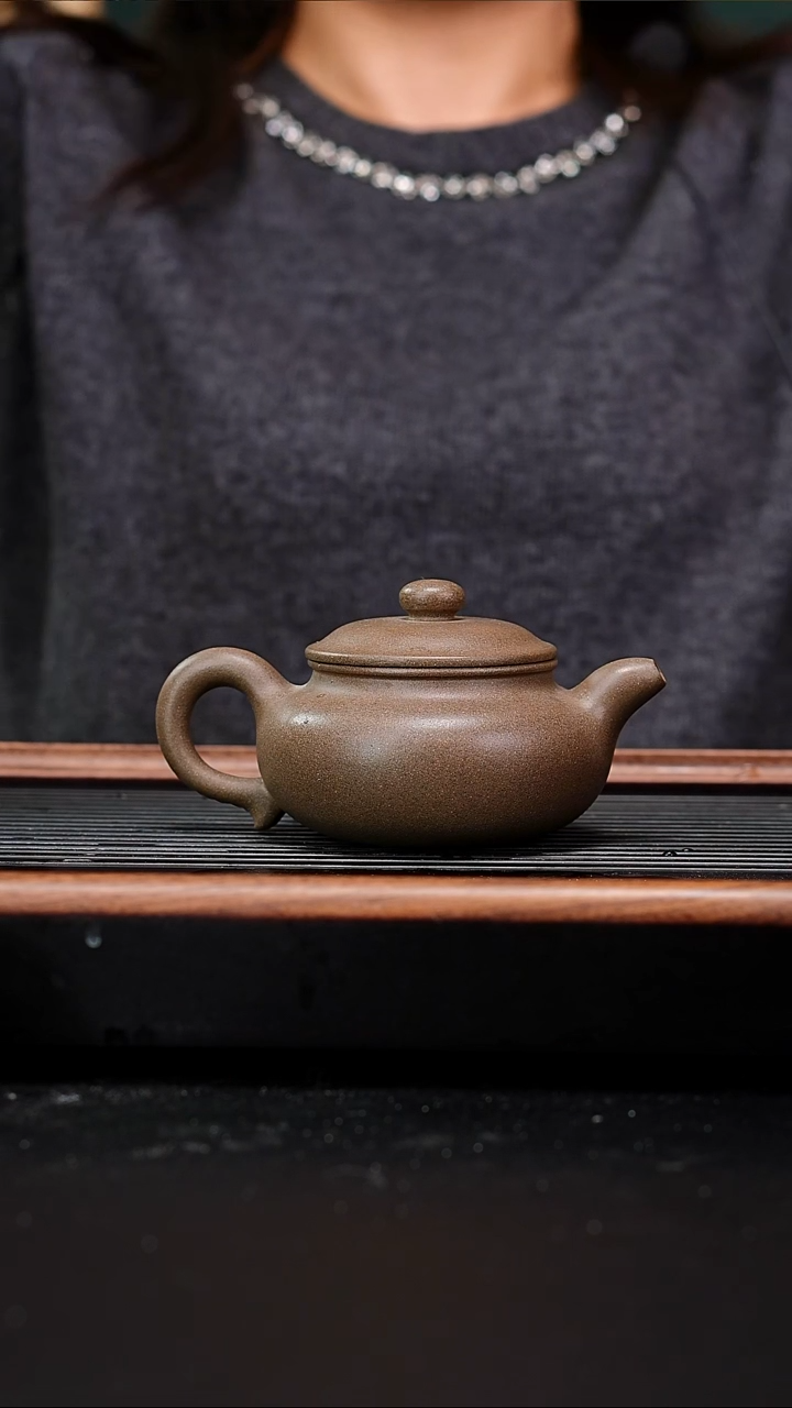 茶壶紫砂蟹壳青仿古230cc陈佳欢