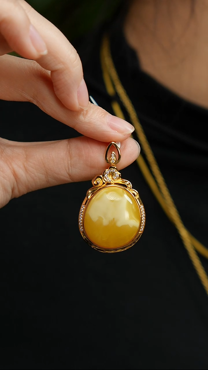 蜜蜡吊坠(赠链)银S925镶嵌相**沫m豆