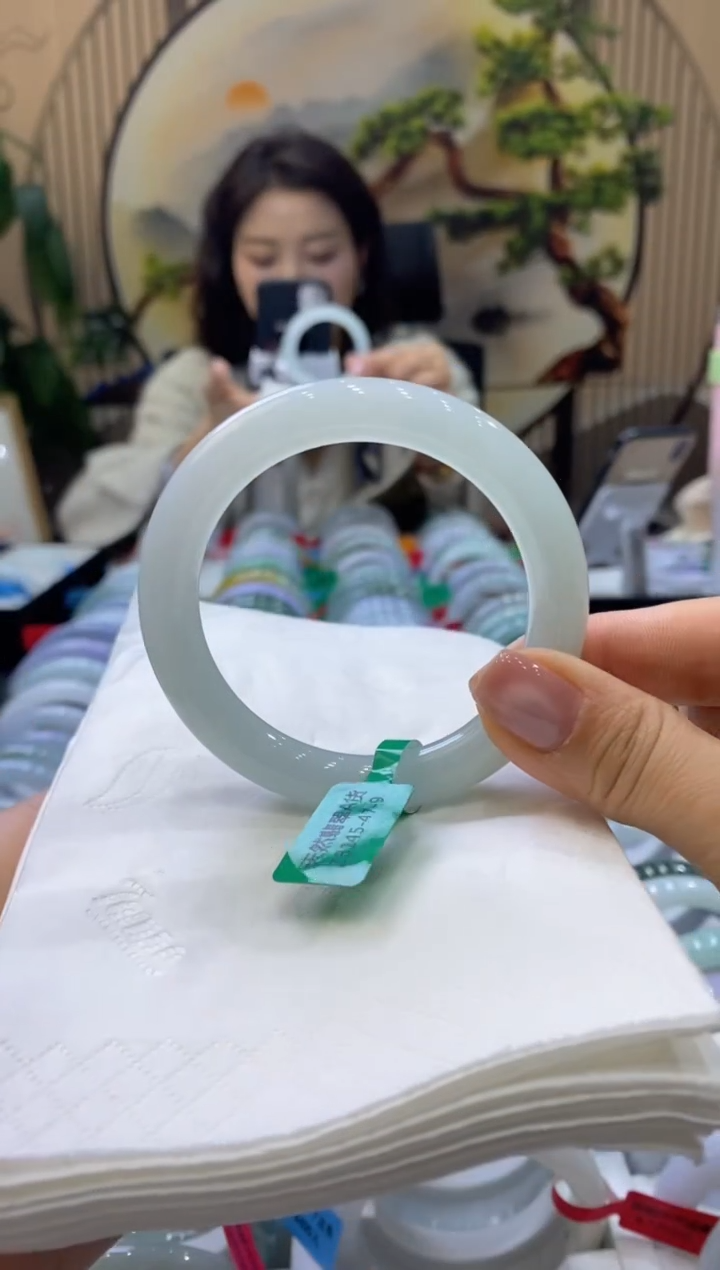 【闪购商品】翡翠手镯未镶嵌99904250