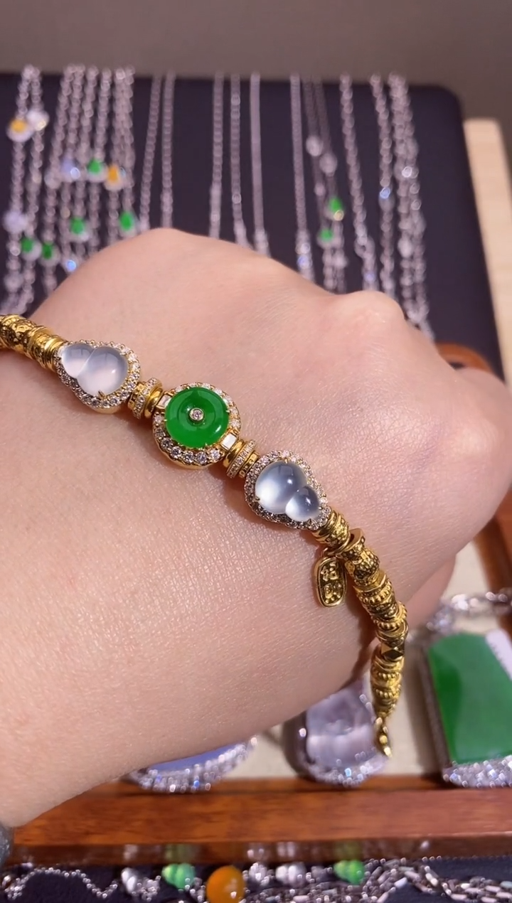 18K金镶嵌手链翡翠手链