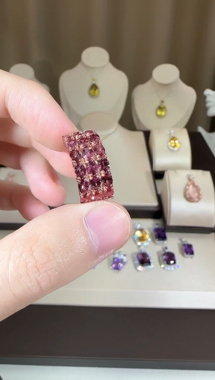 【闪购商品】石榴石戒指银S925镶嵌排戒