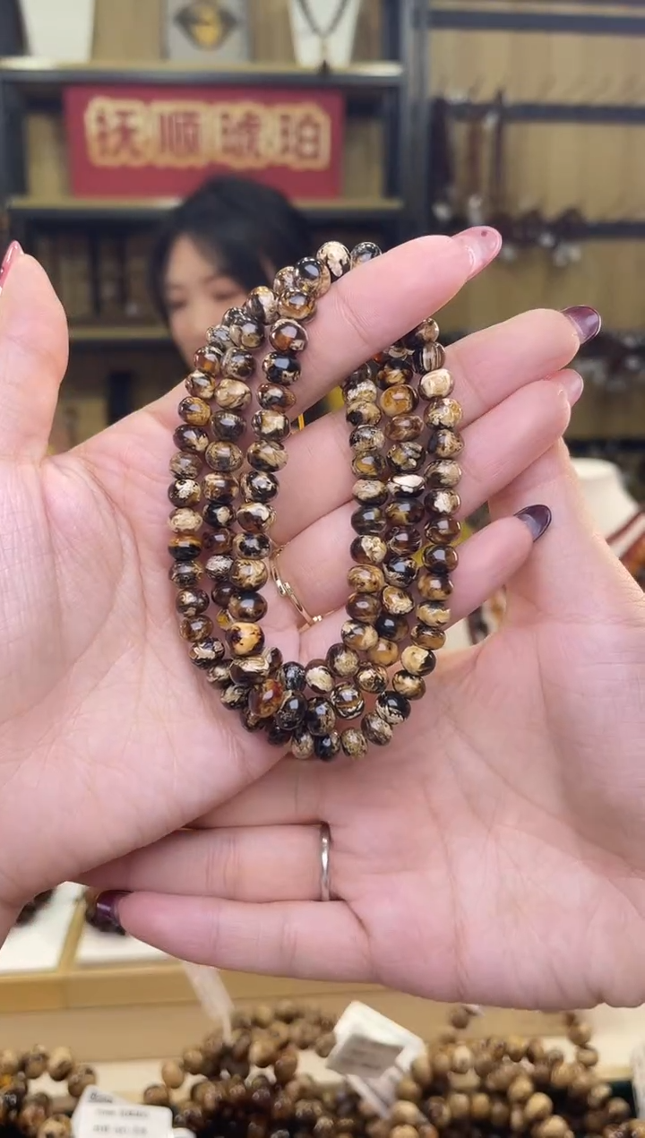 【闪购商品】琥珀裸石未镶嵌7+黑花108