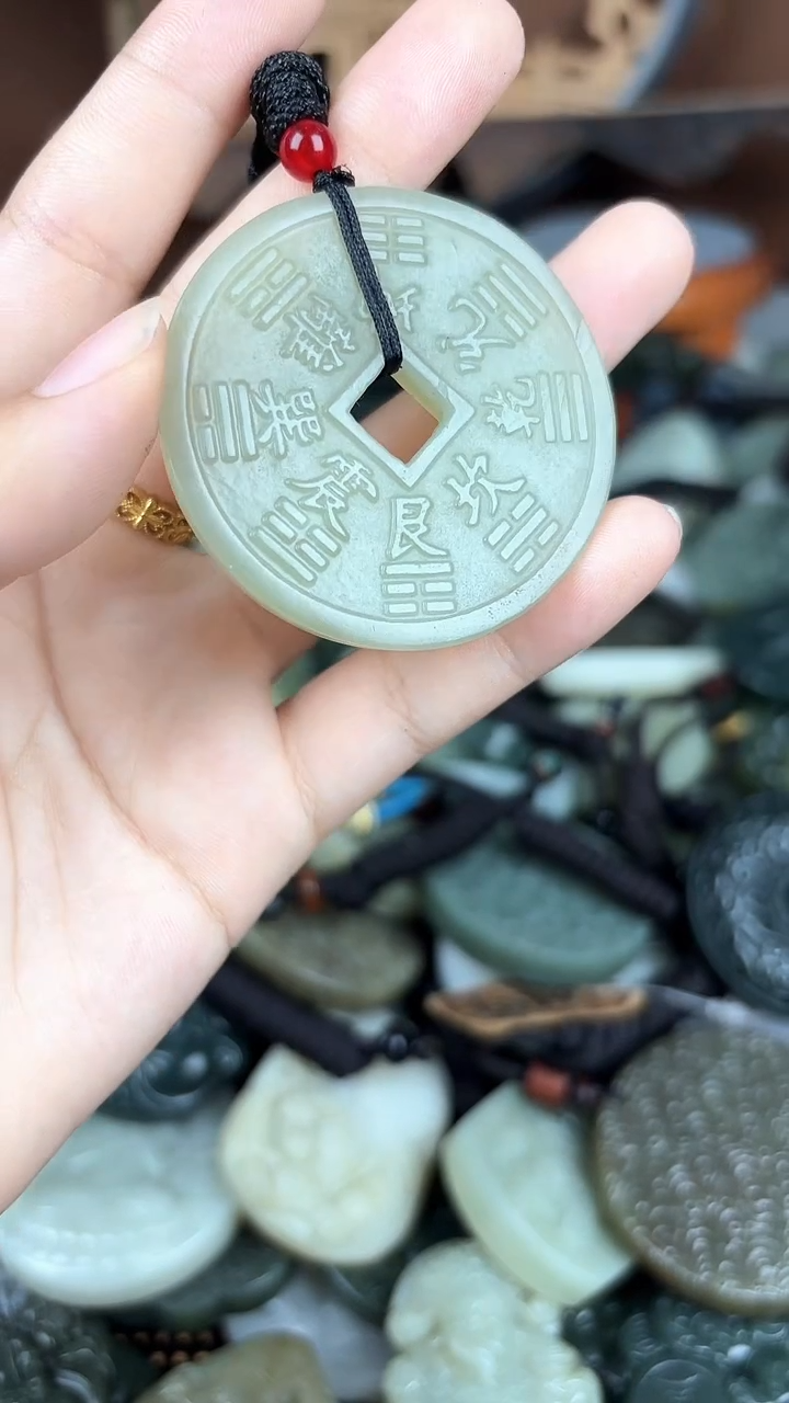 和田玉未镶嵌颈饰1