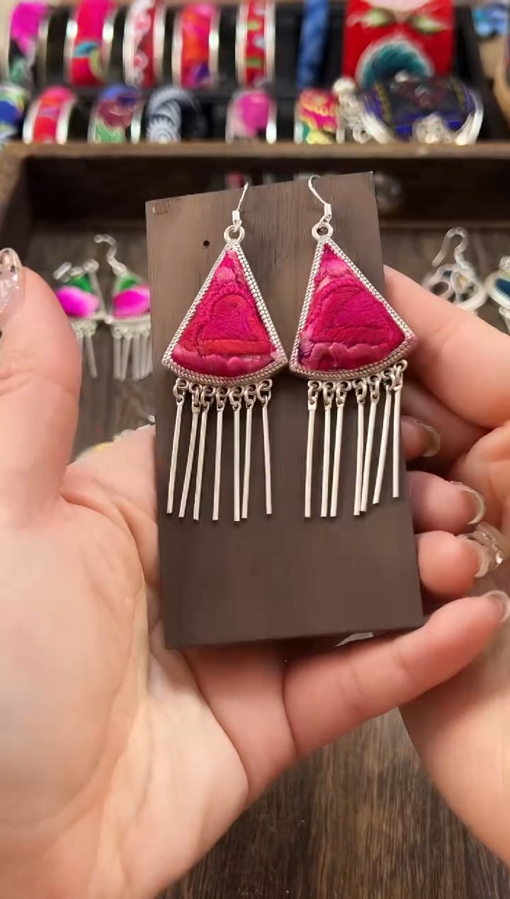 【闪购商品】织绣民族风老绣饰品090