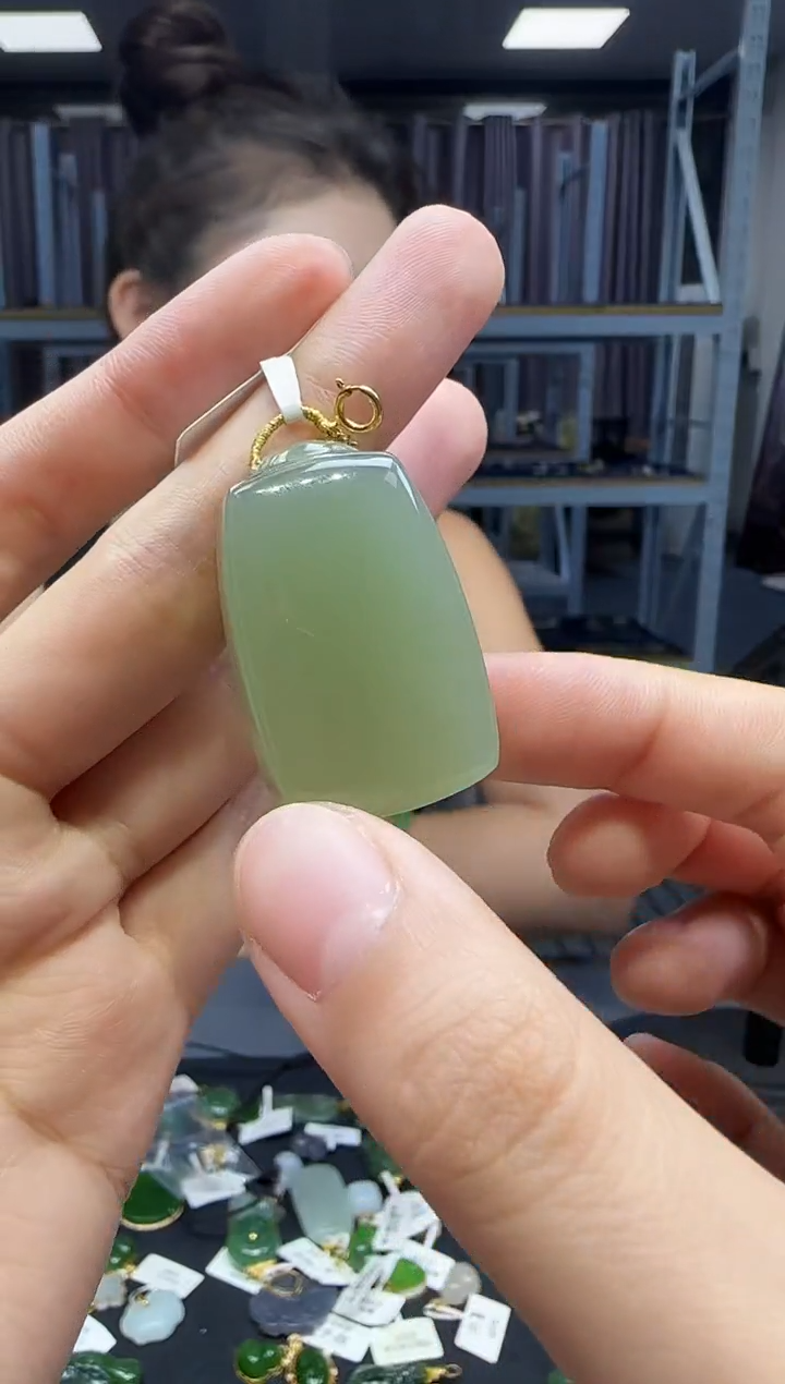 和田玉18K金镶嵌挂件1