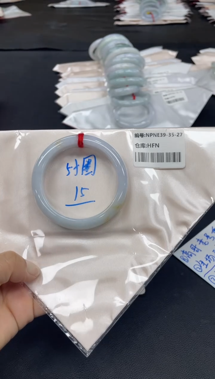 未镶嵌手镯翡翠翡翠手镯